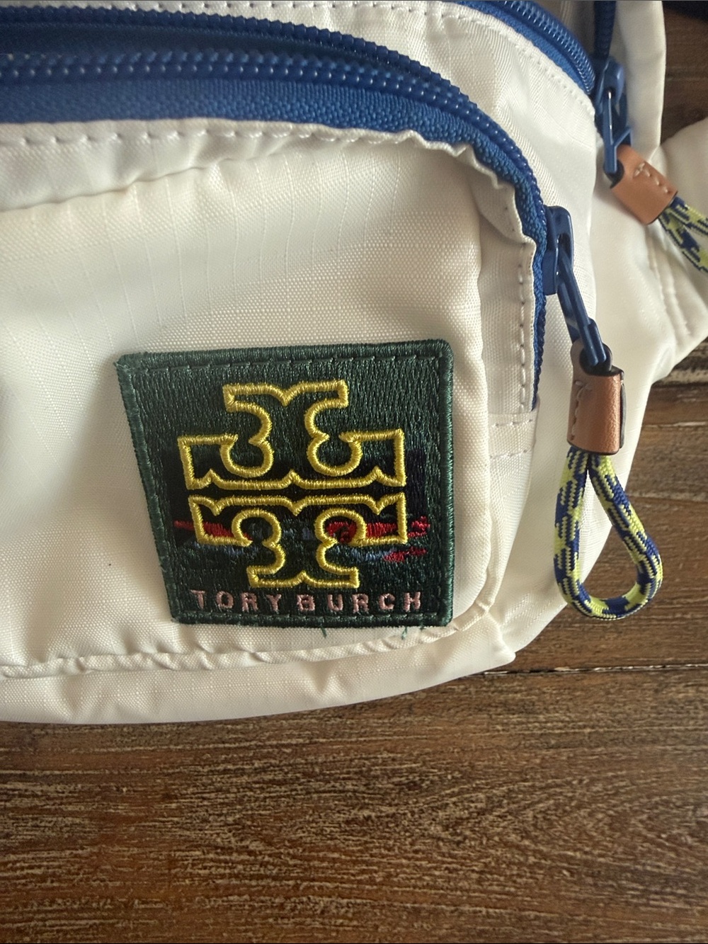 Tory Burch Ripstop White Nylon Belt Bag with Navy Strap and Blue Zippers - Picture 4 of 4